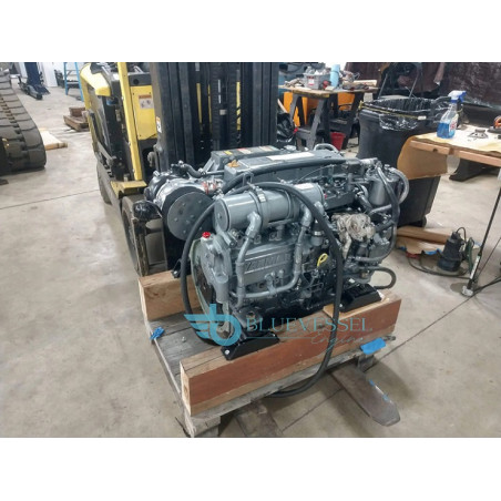 Yanmar 4LHA-STP Inboard Diesel Engine 240-HP