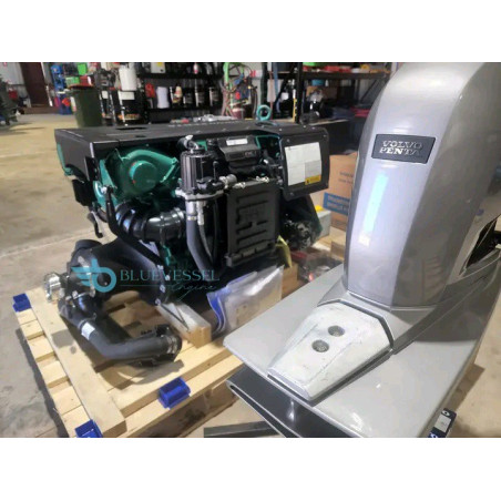 Volvo Penta D4-230 Inboard Diesel Engine w/ DPI Sterndrive