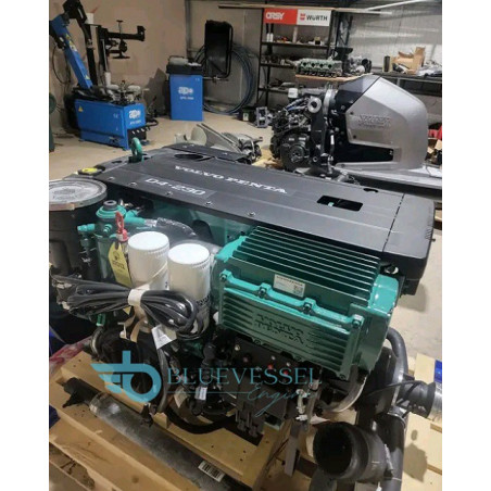 Volvo Penta D4-230 Inboard Diesel Engine w/ DPI Sterndrive