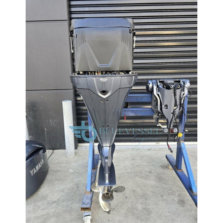 Yamaha 300 HP 4-Stroke F300XCA Outboard Motor