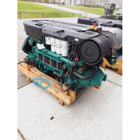 Volvo Penta D13-IPS900 Inboard Diesel Engine 700-HP